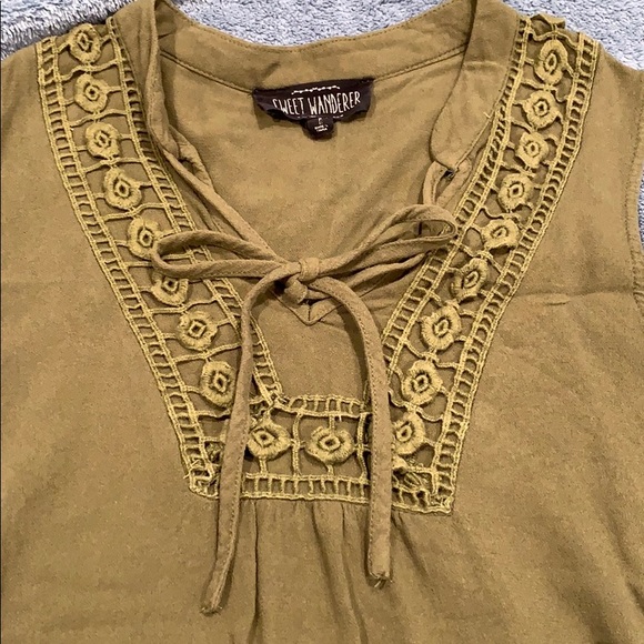 🌟BOGO tank top - Picture 2 of 3